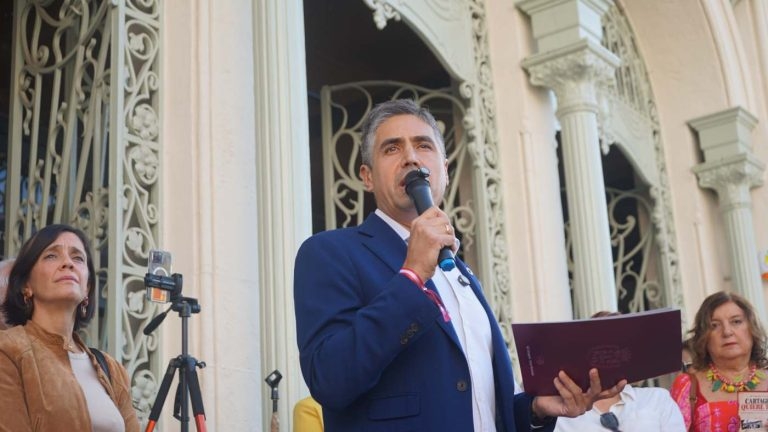 Jesús Giménez Gallo, en lectura del Manifiesto por el Tren. - Foto: MC Jesús Giménez Gallo, en lectura del Manifiesto por el Tren.