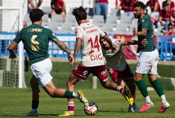 Patinazo impropio de un candidato al ascenso: el Murcia cae ante el colista y queda a cuatro puntos del líder