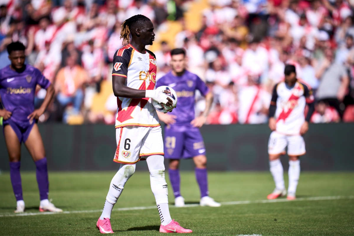 Pathé Ciss malogró una pena máxima para el Rayo Vallecano