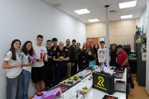Veracruz arropa a los tres campeones del centro alcantarillero MMM Academy que representarán a España en la final mundial de robótica 