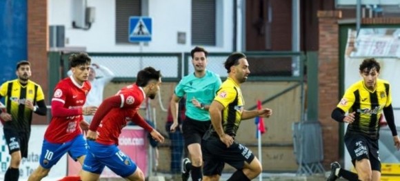 El Águilas encaja el empate en el minuto 94 de un partido en el que desperdicia ocasiones para sentenciar