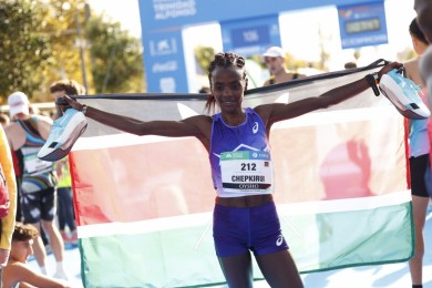 La keniata Chepkirui gana en Valencia y Laura Luengo bate el récord de España