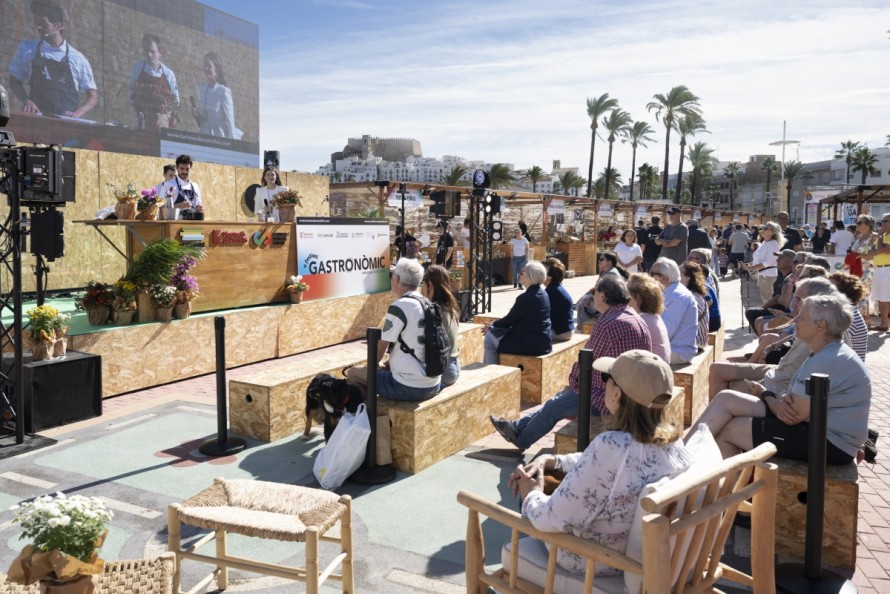 Peñíscola reúne a miles de visitantes en el festival gastronómico Castelló Ruta de Sabor