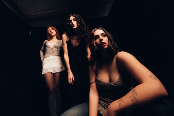 La banda ilicitana La 126 reinterpreta el rock en su primer disco: 'Nada puede hacernos mal'