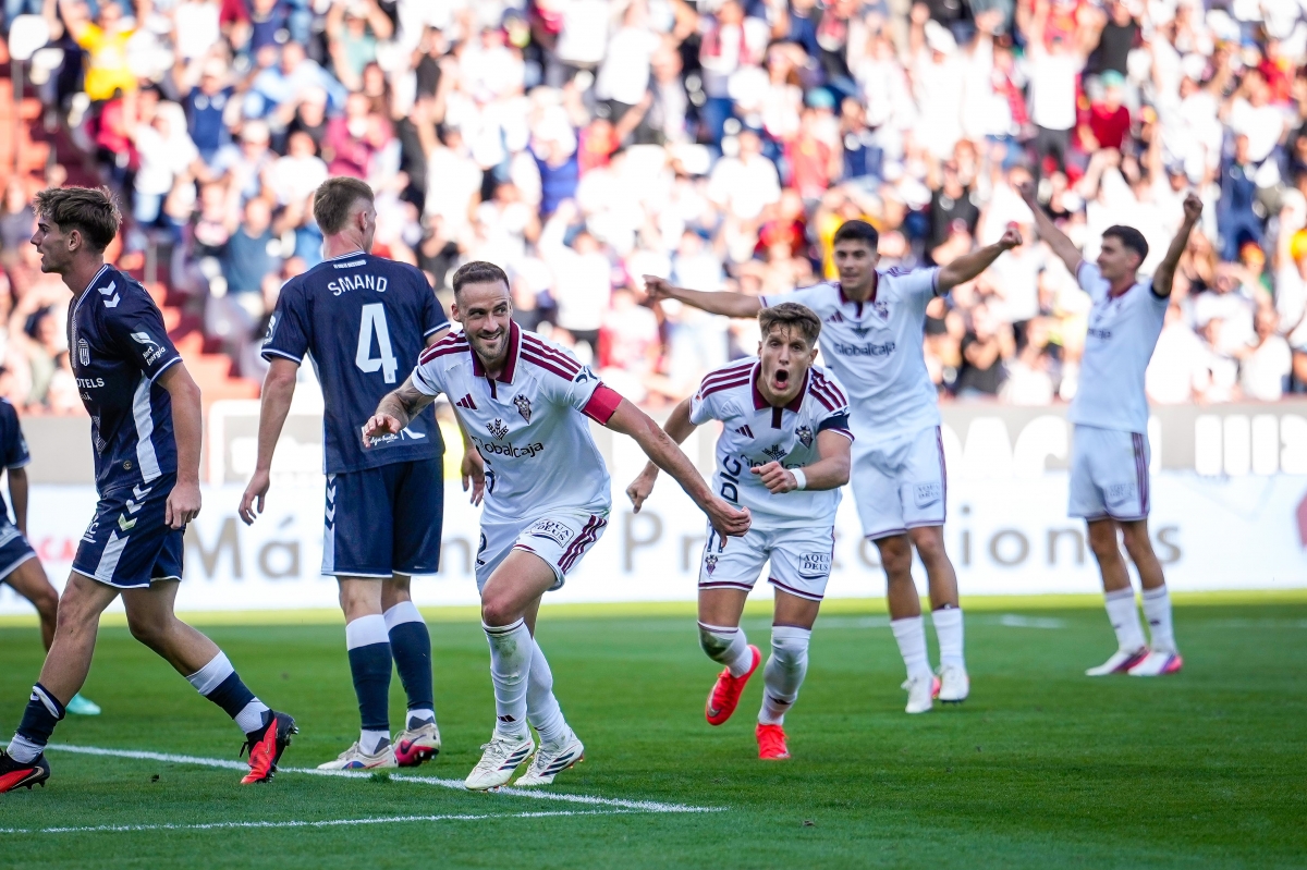 Higinio Marín tras marcar - Foto: LOF Higinio Marín tras marcar