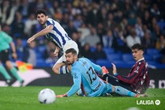 Un peleón Levante UD cae por la mínima en Anoeta