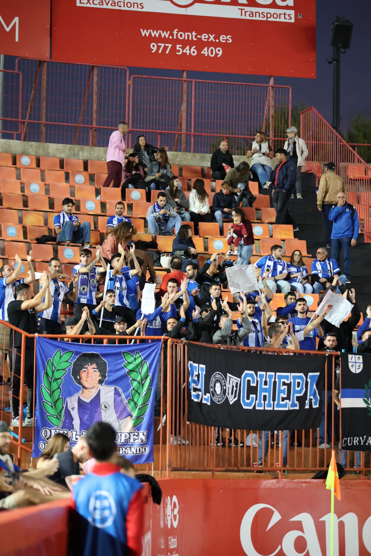 Medio centenar de herculanos asistía al lamentable partido de su equipo