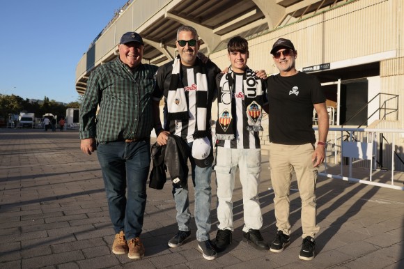 Las imágenes de la fiesta en Castalia tras la victoria contra el Sporting de Gijón