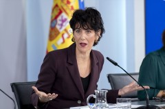 Saiz confirma que el Gobierno subirá el SMI en 2027 y mantendrá su exención en el IRPF