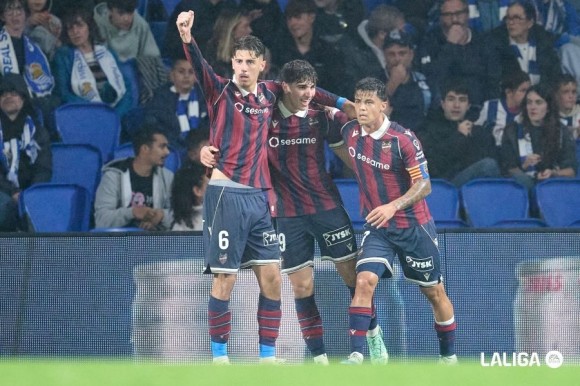 Nacho Pérez, con 18 años y 54 días, el goleador más joven del Levante en Primera