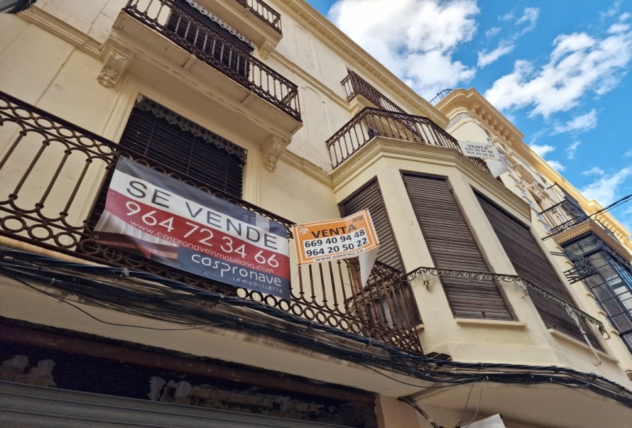 Las compraventas de viviendas en Castellón caen un 4% en lo que va de año mientras las hipotecas se mantienen 