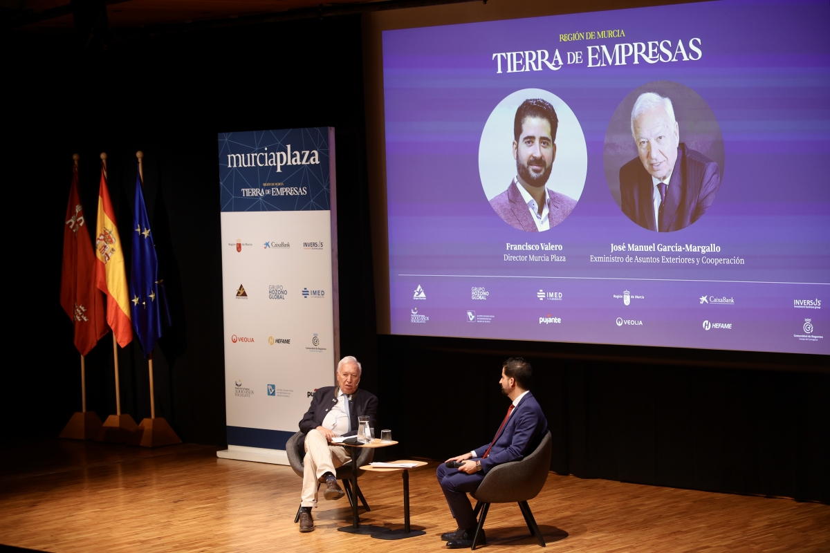 La Región de Murcia abraza su emblema como Tierra de Empresas
