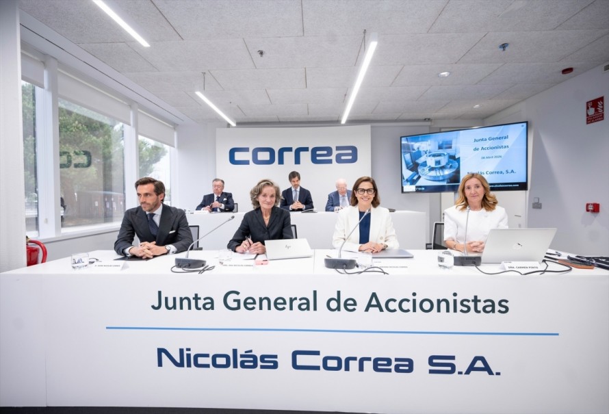 El atractivo encanto de una Nicolás Correa camino de las cuatro décadas cotizando en el parqué bursátil