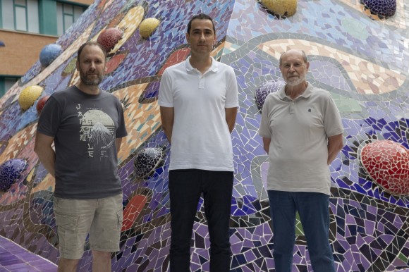 La UJI y ETH Zurich demuestran superradiancia en puntos cuánticos bajo iluminación intensa