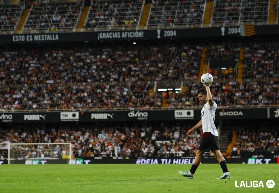 El Valencia CF, a por un 'respiro' copero en la fiesta del Tavernes en Mestalla