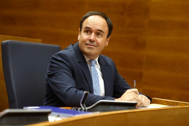Pérez Llorca defiende la llegada de inversores al Valencia y cuestiona gestión de Meriton