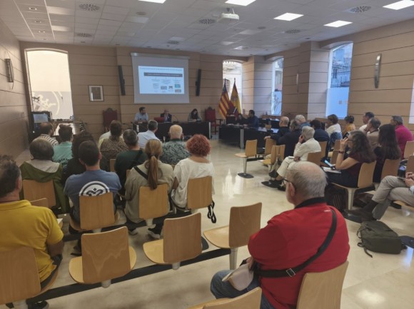 Benetússer pide a la CHJ que medie con Adif para solucionar el efecto barrera de las vías ante inundaciones