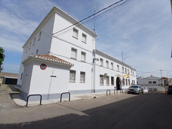 La Diputación invierte 68.000 euros en la reforma de los vestuarios de los cuarteles de Requena y Villalonga