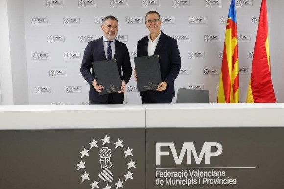 Generalitat y FVMP firman convenios por un valor de 1,45 millones para reforzar la cooperación y asistencia a municipios