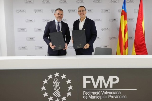 Generalitat y FVMP firman convenios por un valor de 1,45 millones para reforzar la cooperación y asistencia a municipios