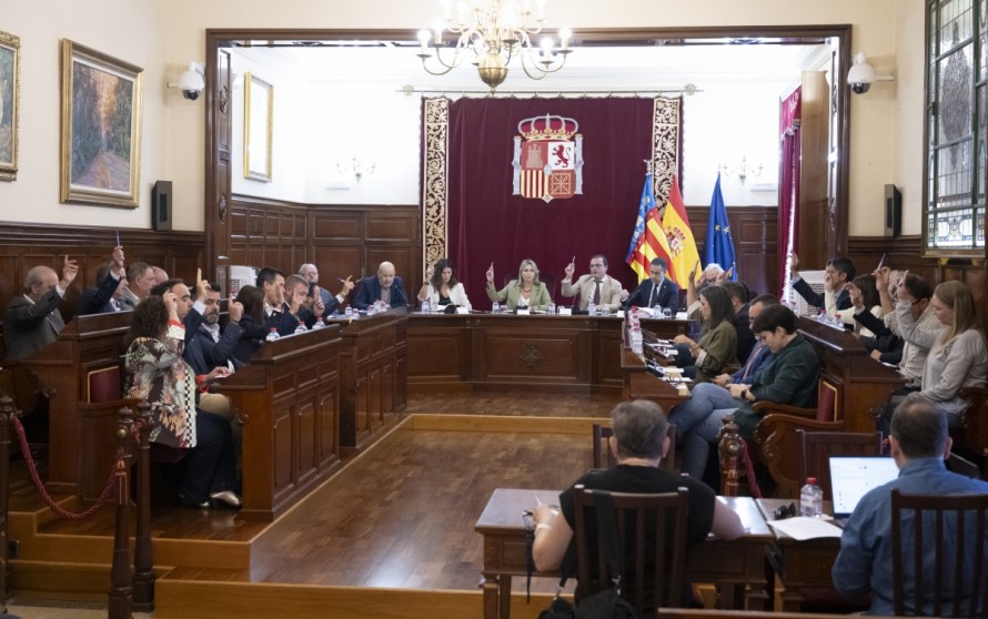 La precampaña se cuela en un pleno de la Diputación de Castellón que aprueba el plan Més Esport y ayudas por el incendio de la Vall