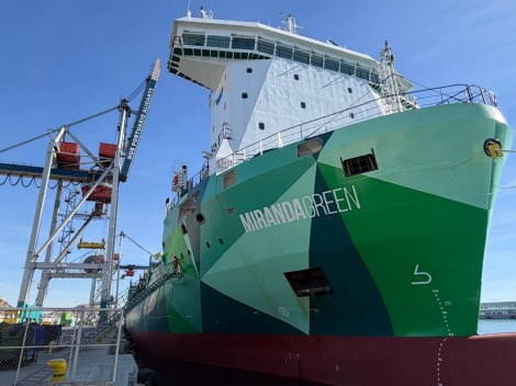 JSV Logistic refuerza su 'flota verde' y suma cinco buques en su terminal de mercancías de Alicante 