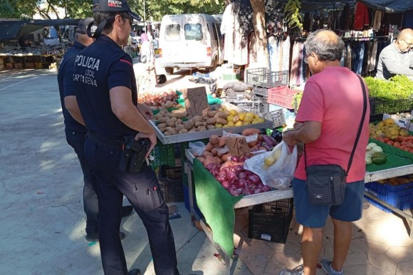 Cartagena comprobará que sus mercadillos muestran los precios y entregan tickets