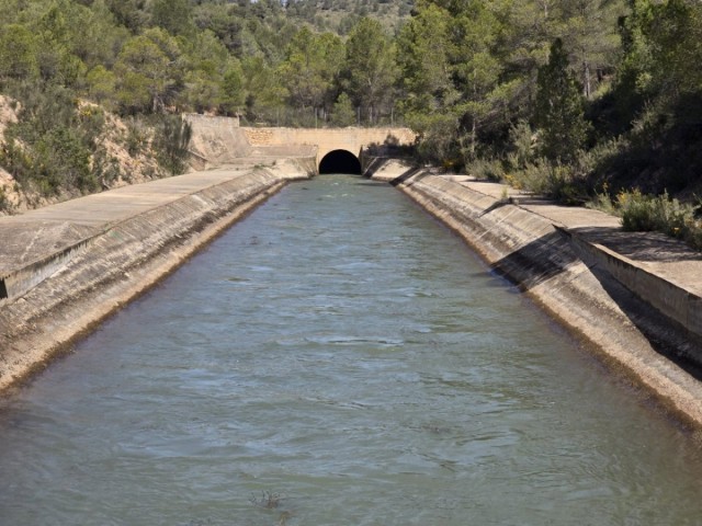 El Miteco reabrirá uno de los dos tramos averiados del Trasvase para enviar parte del agua pendiente
