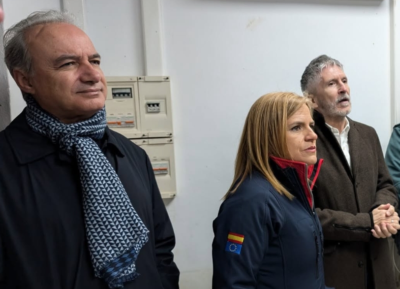 Gabaldón (PP), Bernabé (PSPV) y el ministro Marlaska, juntos en una visita institucional del ministro a Utiel. - Foto: AYUNTAMIENTO DE UTIEL Gabaldón (PP), Bernabé (PSPV) y el ministro Marlaska, juntos en una visita institucional del ministro a Utiel.