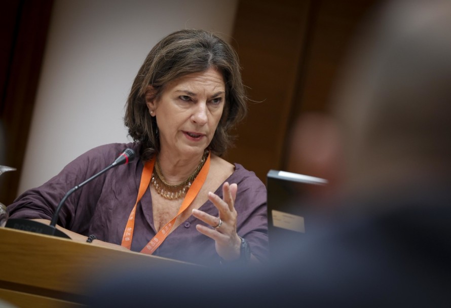 Paula Sánchez de León defiende su candidatura a Transparencia, mientras la oposición cuestiona su independencia