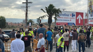 Los piquetes de la huelga del metal llegan a Murcia con protestas y calles cortadas