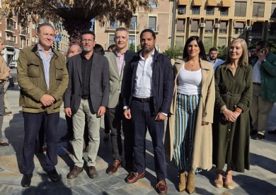 Garriga arremete en Murcia contra la gestión migratoria y exige dar preferencia a los españoles en las prestaciones públicas