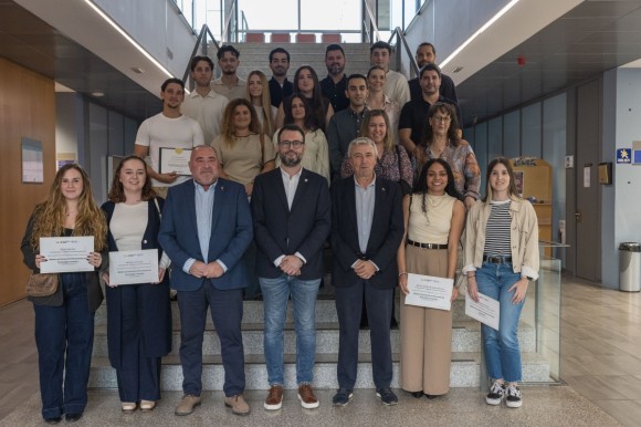 Colaboración Universidad-industria: la UJI premia a los 30 alumnos del máster de formación en tecnología cerámica