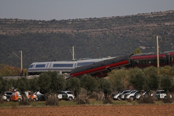 Maquinistas de Renfe mantienen la huelga de mañana y trasladan su pesar por las víctimas de Urda