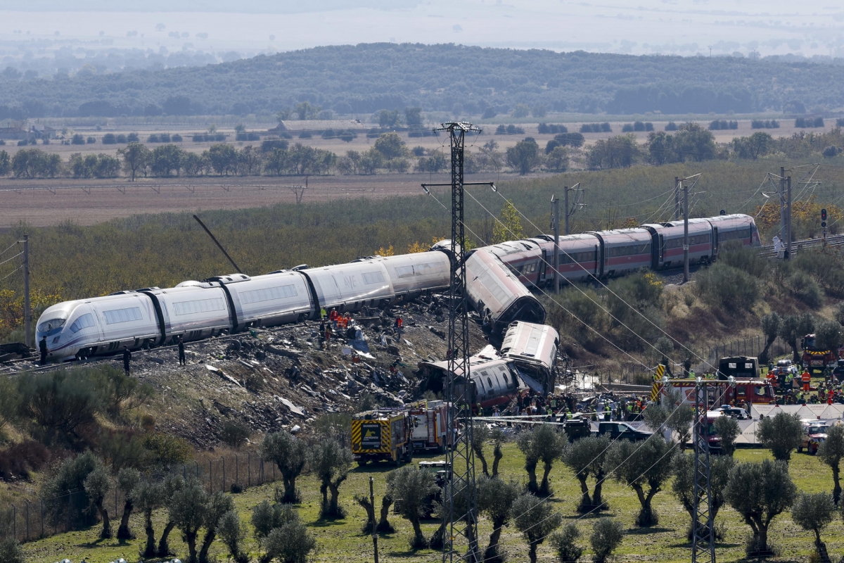 Estado en el que quedaron los dos trenes siniestrados cerca de Urda (Toledo).