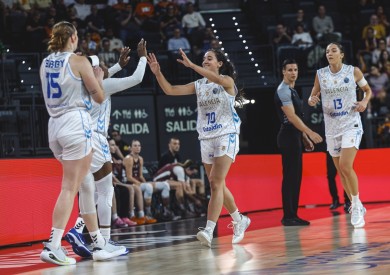 Valencia Basket ‘arrolla’ a un inofensivo Bucarest y se reengancha a la Euroliga