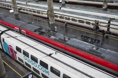 Un tren Murcia-Valladolid queda atrapado en un túnel de Aranjuez por un fallo en la catenaria