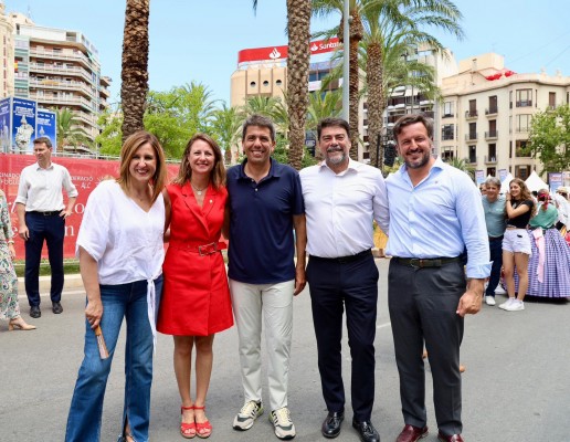 Castelló estrecha lazos con Alicante en la apuesta por sus fiestas identitarias que relanzan el carácter internacional

