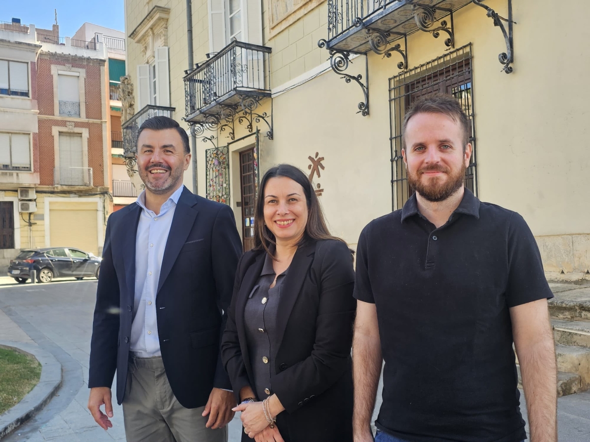 José Aix (Cs), Carolina Gracia (PSOE) y Quique Montero (Cambiemos), en su comparecencia esta mañana. 