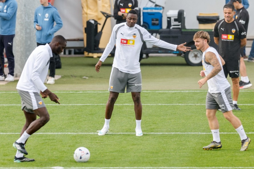 El Valencia prepara el partido del Elche con Sadiq, que apunta a la convocatoria