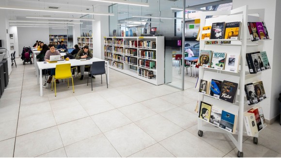 València vuelve a recurrir a funcionarios voluntarios para abrir 24h las bibliotecas y pagará hasta 75 euros la hora