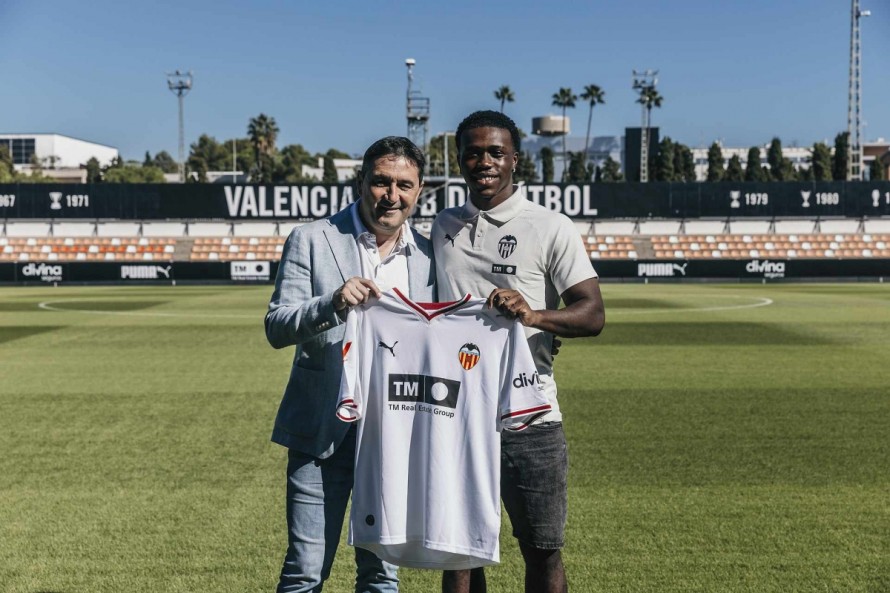 El Valencia CF hace oficial la renovación de Otorbi hasta 2031