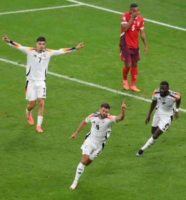Füllkrug salva en el minuto 92 un punto y el primer lugar del grupo para Alemania