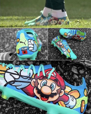 Asani, el peligro albanés que lleva unas botas de SuperMario Bros