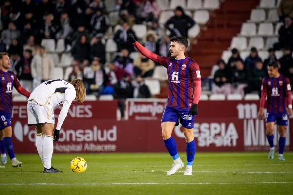 Rayo Vallecano y Leganés sondean al Eldense por el mediocentro Sergio Ortuño