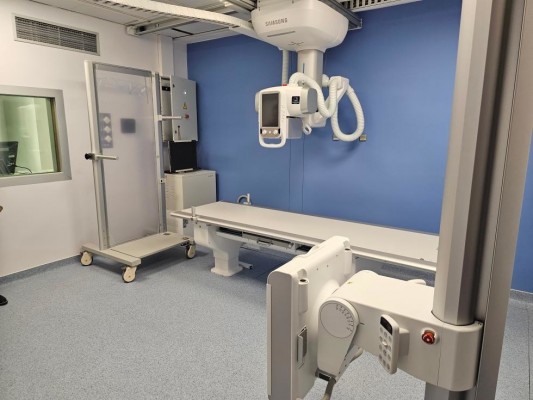El Hospital Clínico licita la adquisición de diez estaciones de trabajo para pruebas radiológicas
