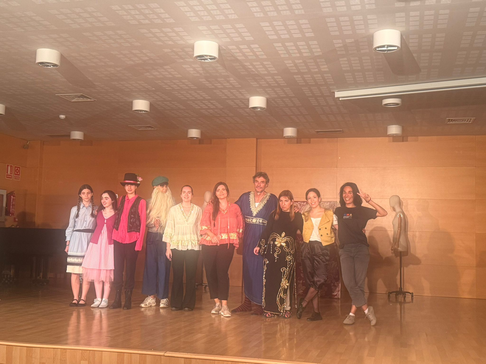 El alumnado de teatro del Centre de les Arts de Burriana despide el curso con una obra escénica