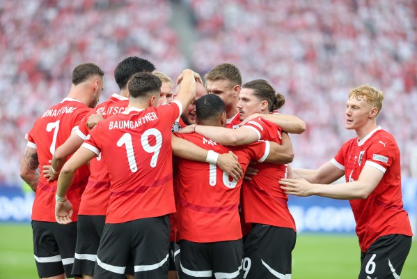Austria reacciona y hunde a Polonia