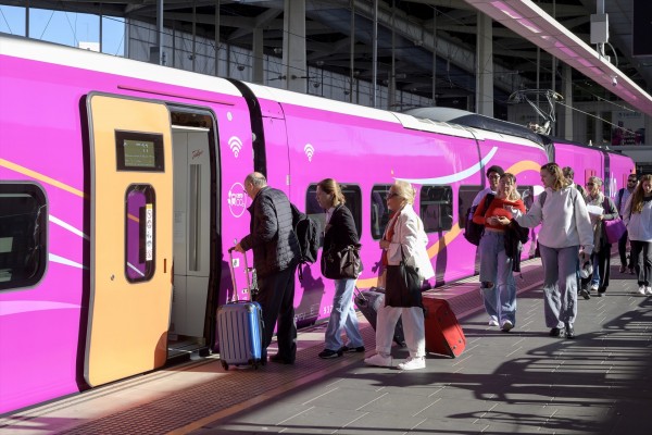 Más de 173.700 viajeros en el primer mes de los nuevos Avlo que unen la Comunitat y Madrid