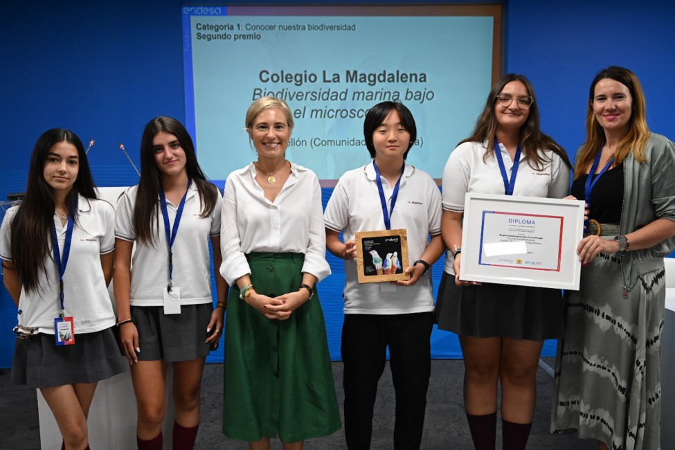 Los alumnos del colegio La Magdalena recogen el premio. Fundación Endesa - 